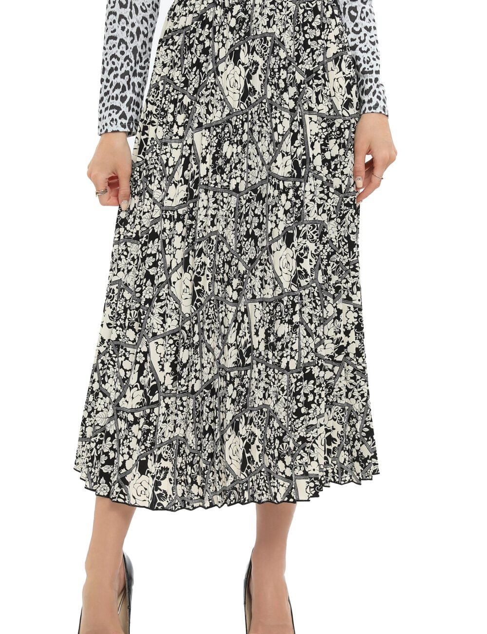 Monochrome Print Midi Pleated Skirt - Image 4